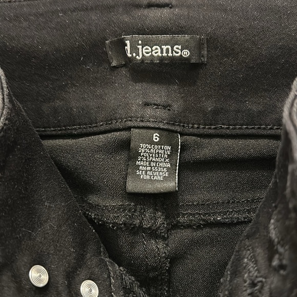 High Rise Jeans 👖✨ - Picture 4 of 6